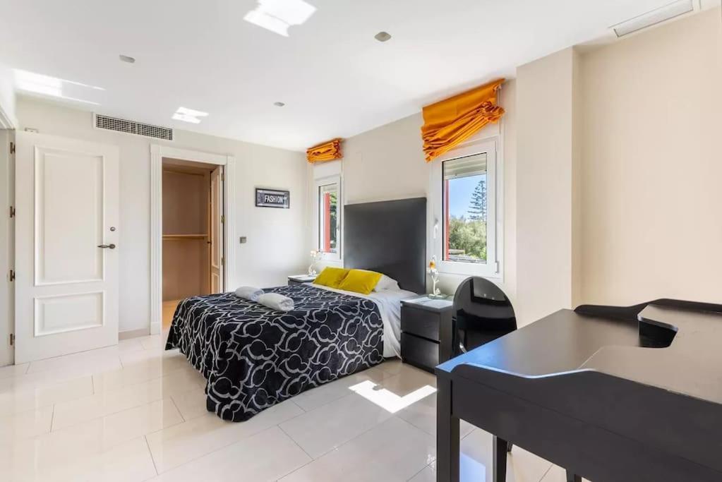 Ohana Luxury Villa With Heated Pool Малага Экстерьер фото